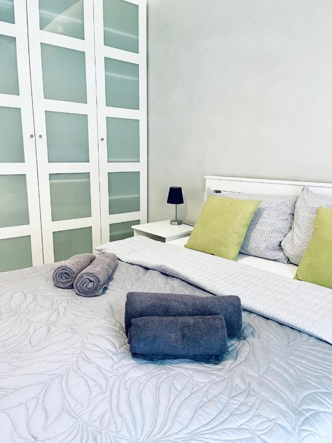Modern Silver Apartment Krasków Eksteriør bilde
